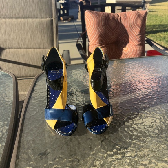 Moschino Shoes - Moschino Vibrant Yellow and Navy Heels